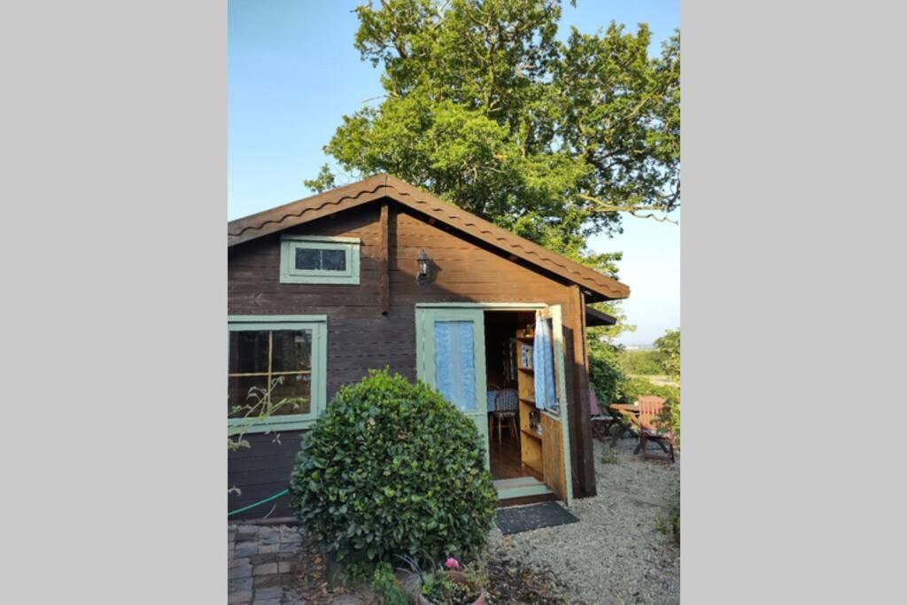 Self catering garden lodge Ludlow Eksteriør billede